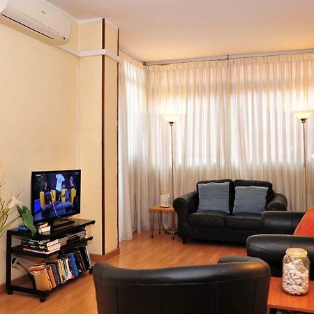 Hostal Bejar Barcelona Bagian luar foto