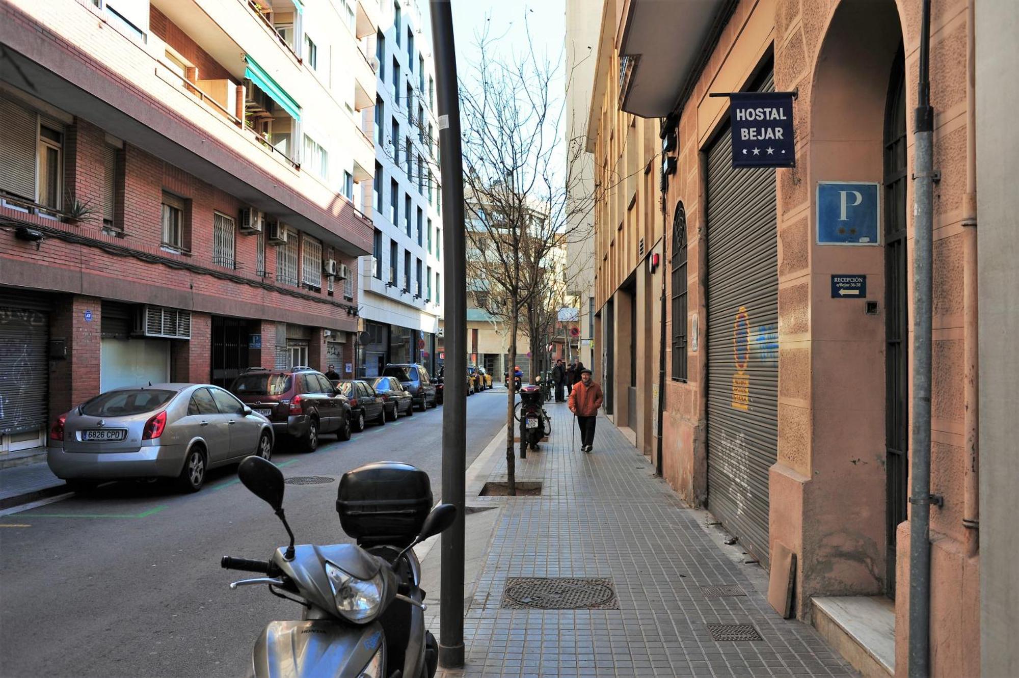 Hostal Bejar Barcelona Bagian luar foto