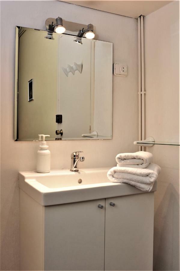 Hostal Bejar Barcelona Bagian luar foto