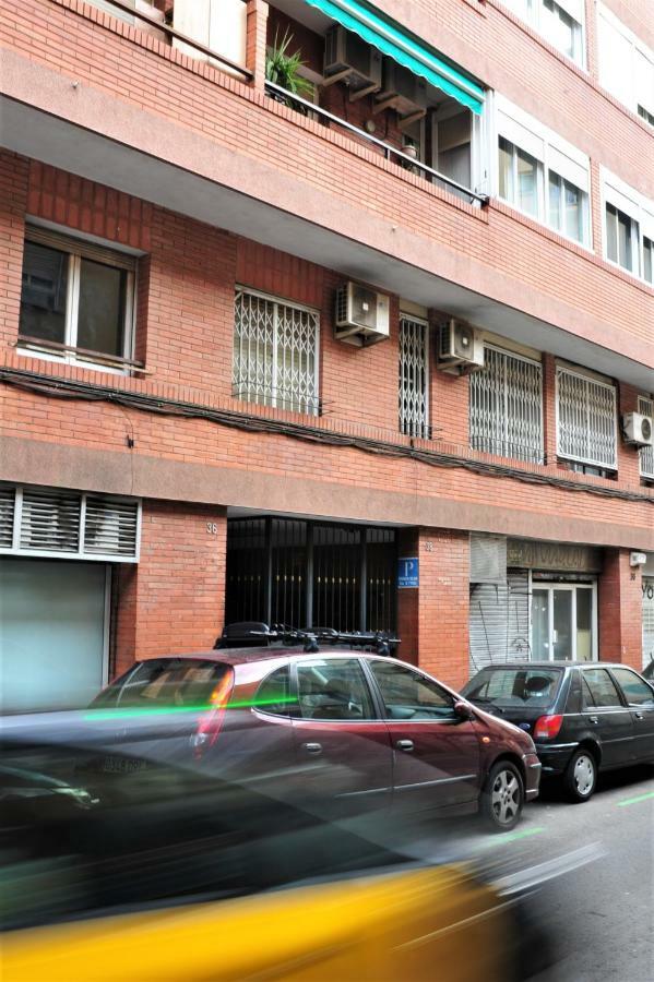 Hostal Bejar Barcelona Bagian luar foto